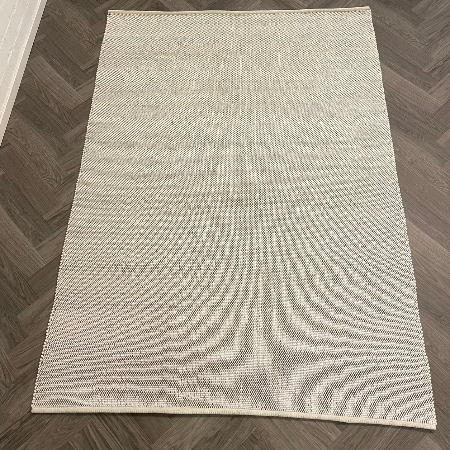 Brinker Carpets 10117 White Black Warp Vloerkleed - 160x230cm
