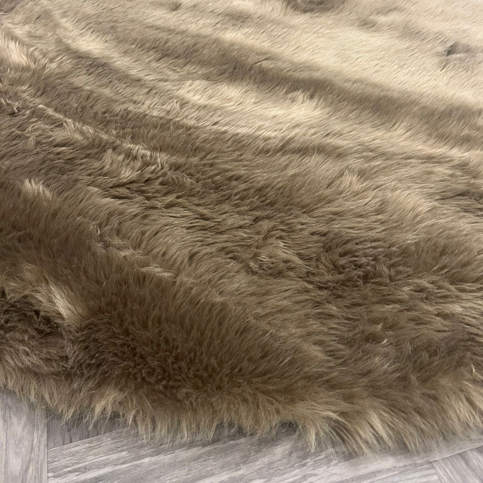 Brinker Carpets Fluffy Jaguar Brown - 180x180cm
