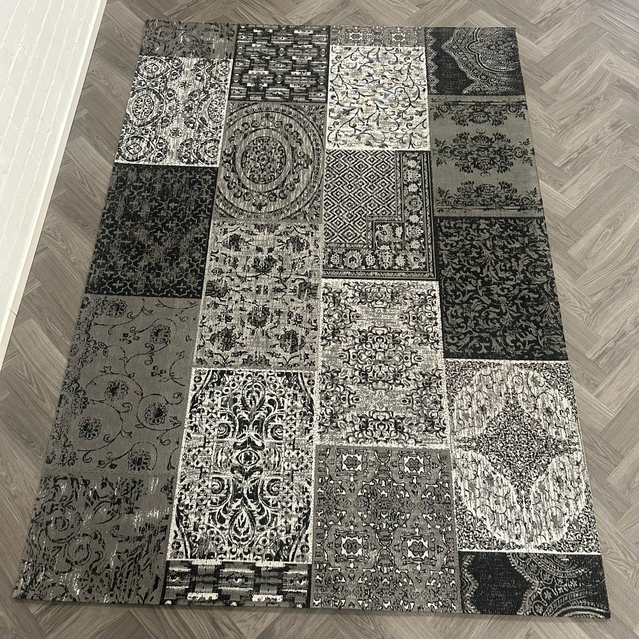 Brinker Carpets Output Ash White - 200x290cm