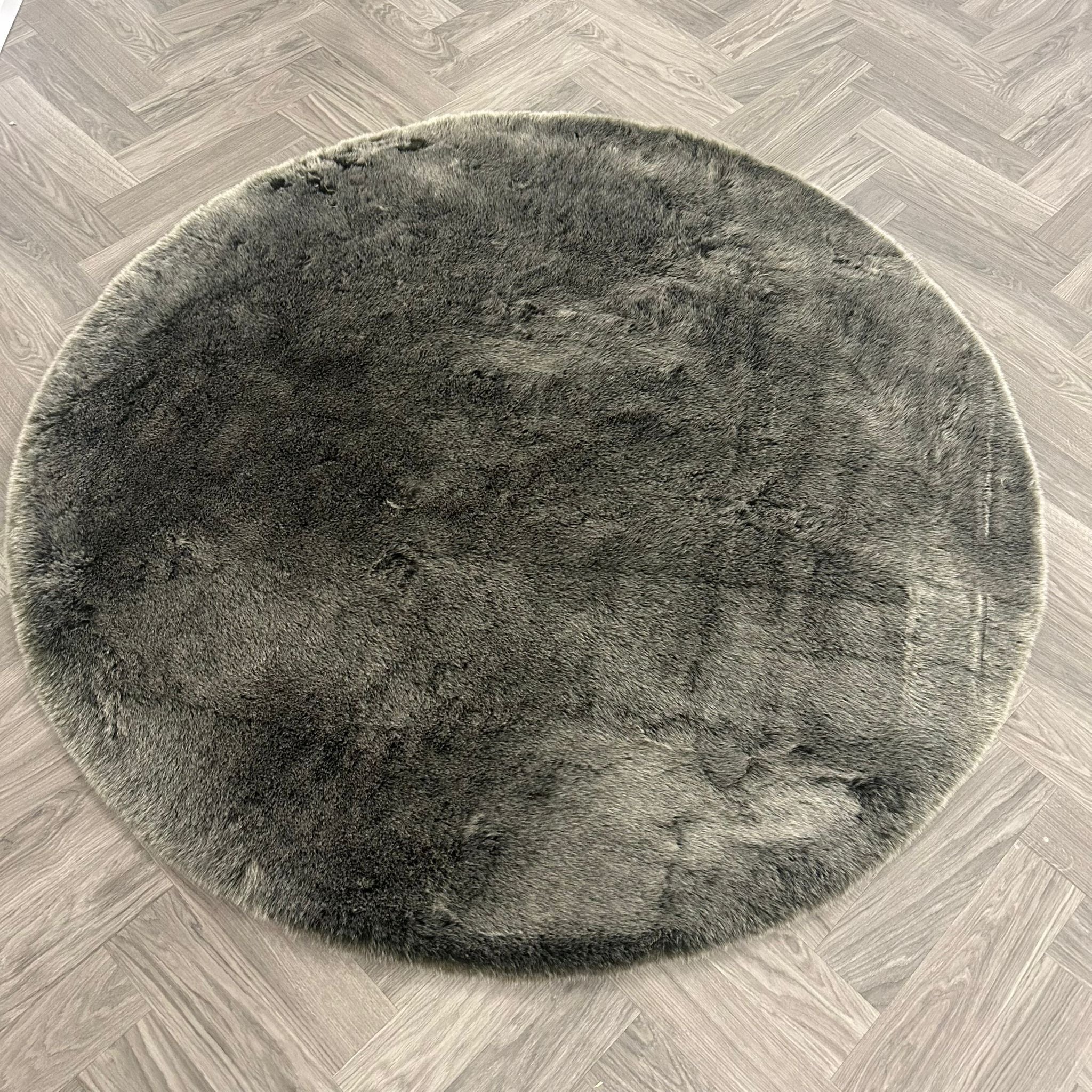 Brinker Carpets Fluffy Anthracite - 180x180cm - aanzicht 1 - Vloerkleden Koning
