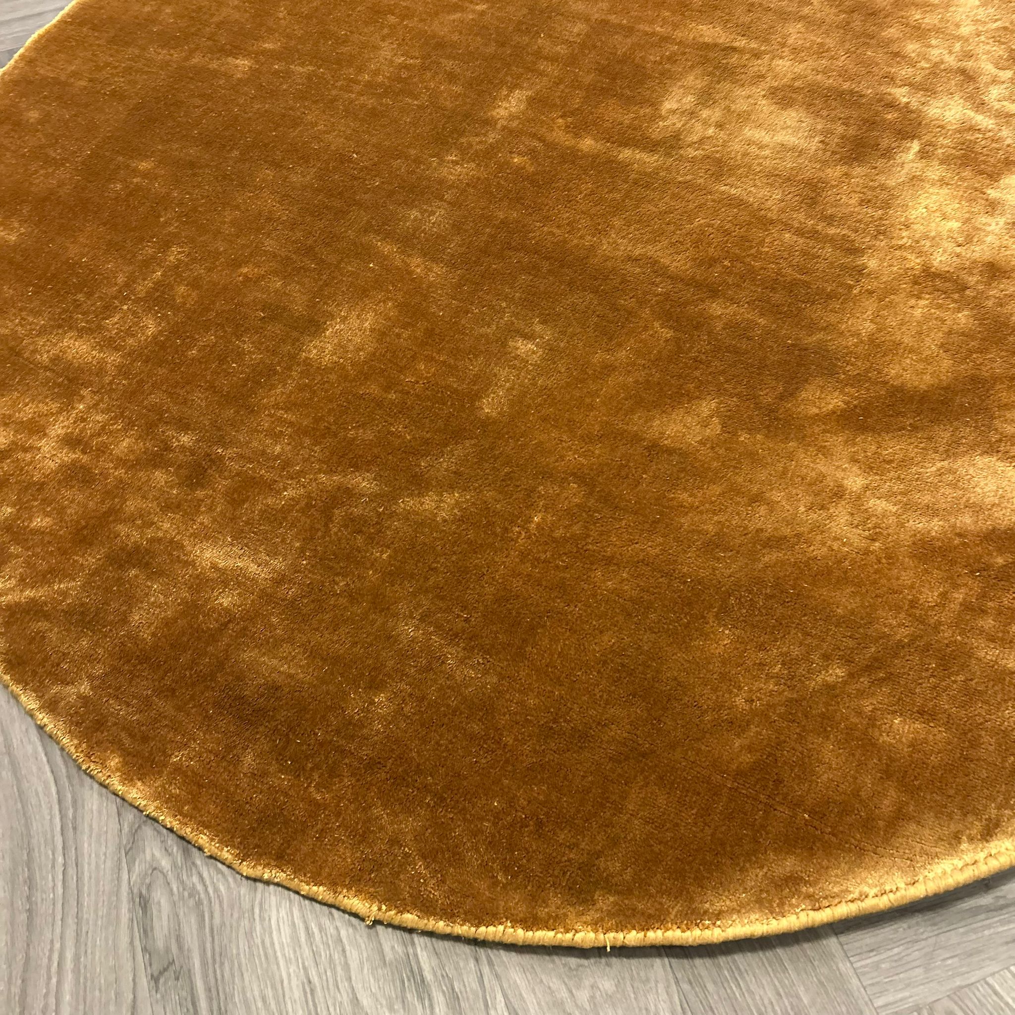 Brinker Carpets Goossens Russel Goud Vloerkleed - 160x160cm - aanzicht 2 - Vloerkleden Koning