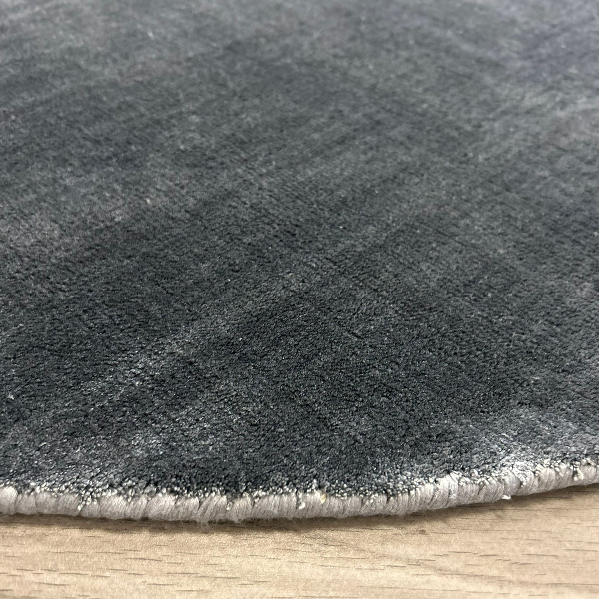 Brinker Carpets Goossens Russel Grijs Vloerkleed - 200x200cm - aanzicht 3 - Vloerkleden Koning