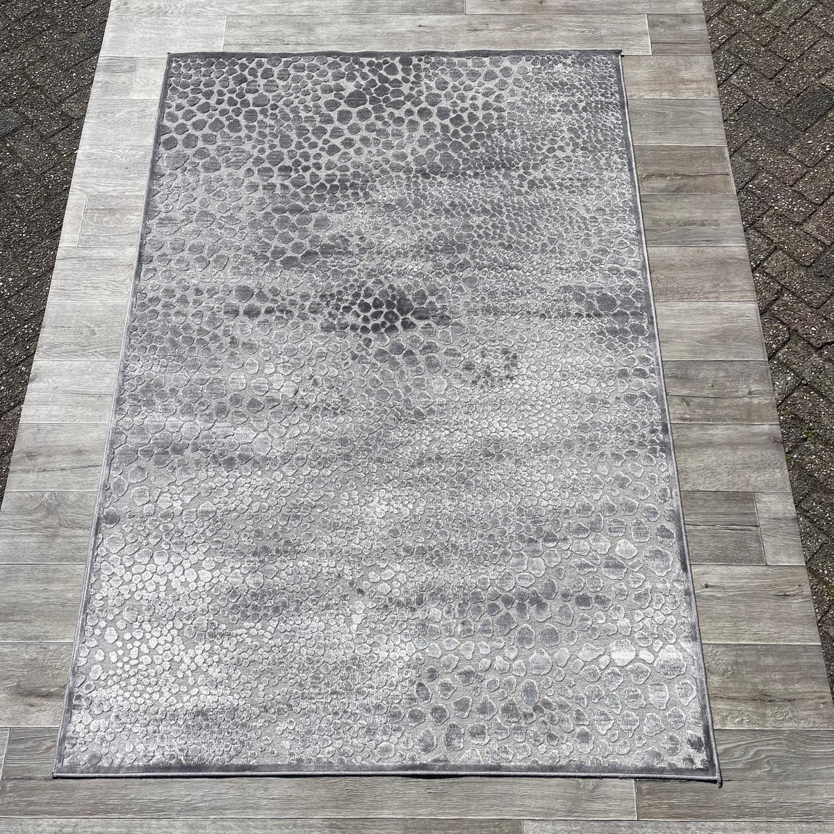 Brinker Carpets Onyx Dessin 880 Grey Silver Vloerkleed - 160x230cm - aanzicht 4 - Vloerkleden Koning