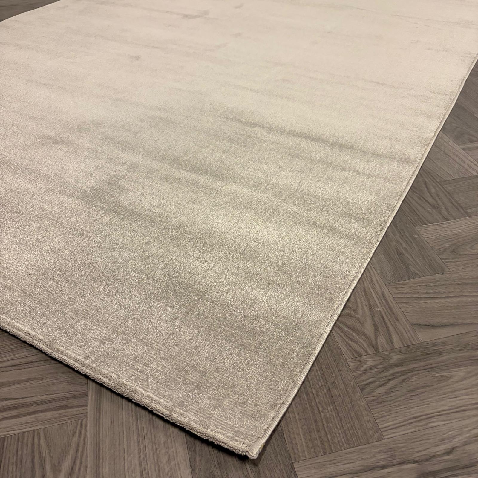 Brinker Carpets Touch Royal Tara Deluxe 124 Grey Vloerkleed - 160x230cm - aanzicht 3 - Vloerkleden Koning