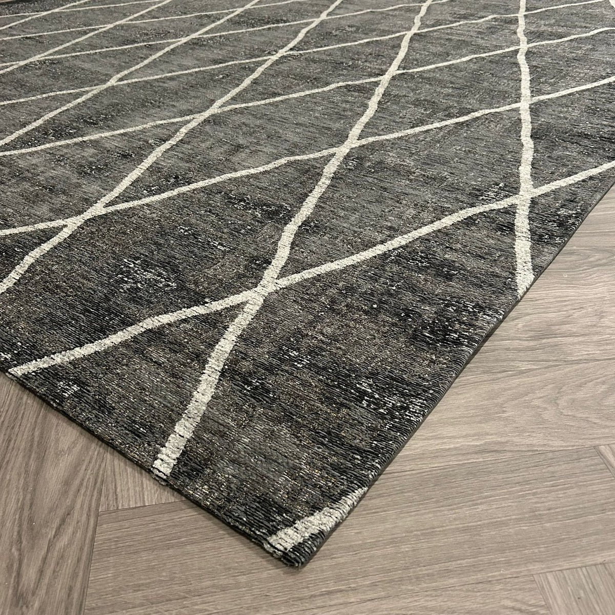 Brinker Cross Anthracite Vloerkleed - 240x340cm - QF Living