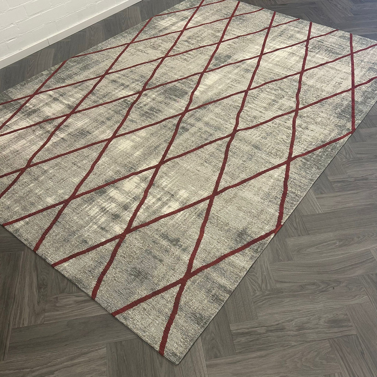 Brinker Cross Silver/Red Vloerkleed - 240x340cm - QF Living