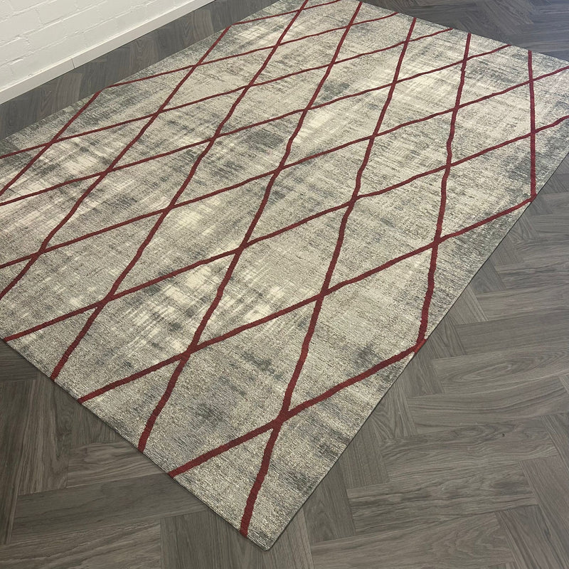 Brinker Cross Silver/Red Vloerkleed - 240x340cm - QF Living