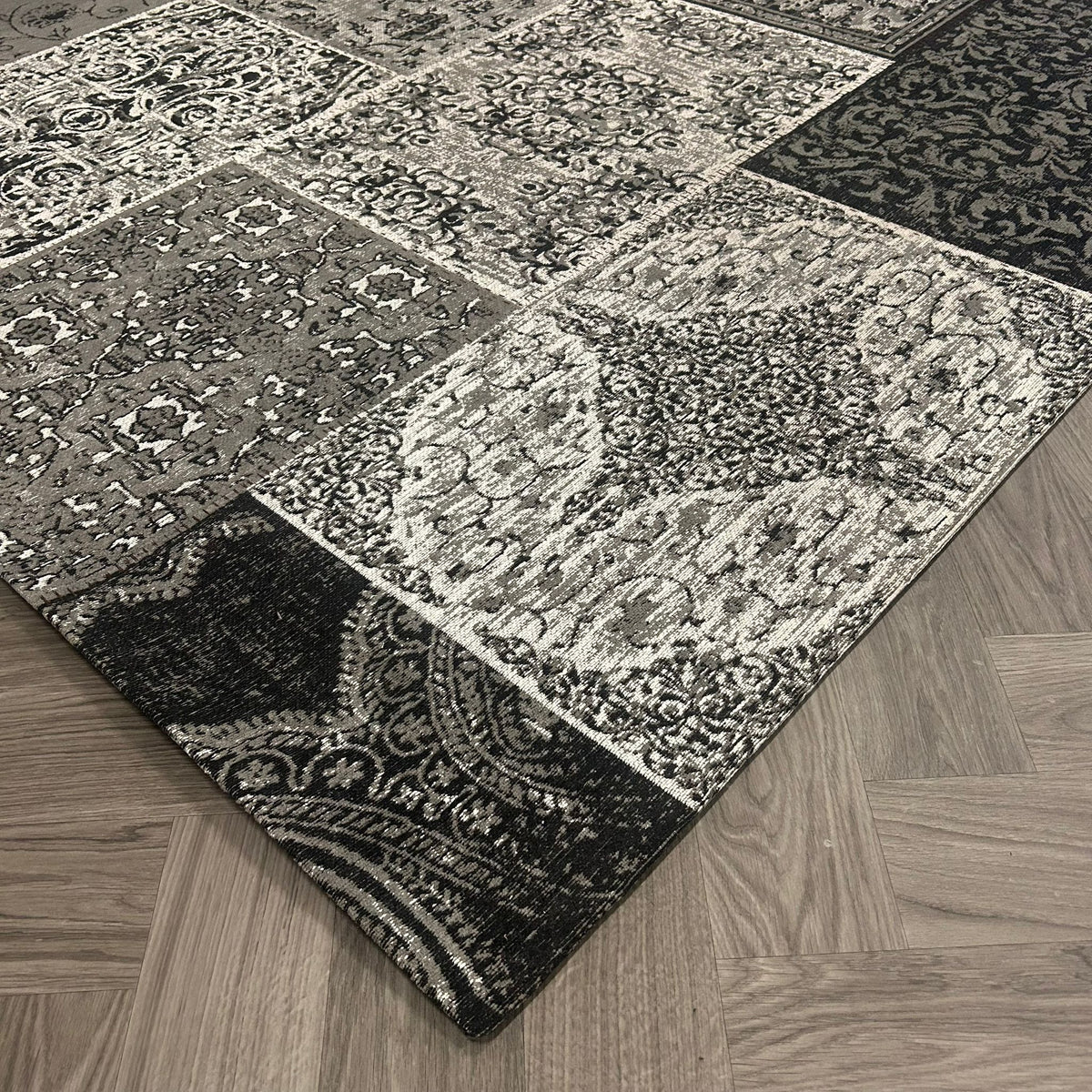 Brinker Output Ash White - 200x290cm - QF Living