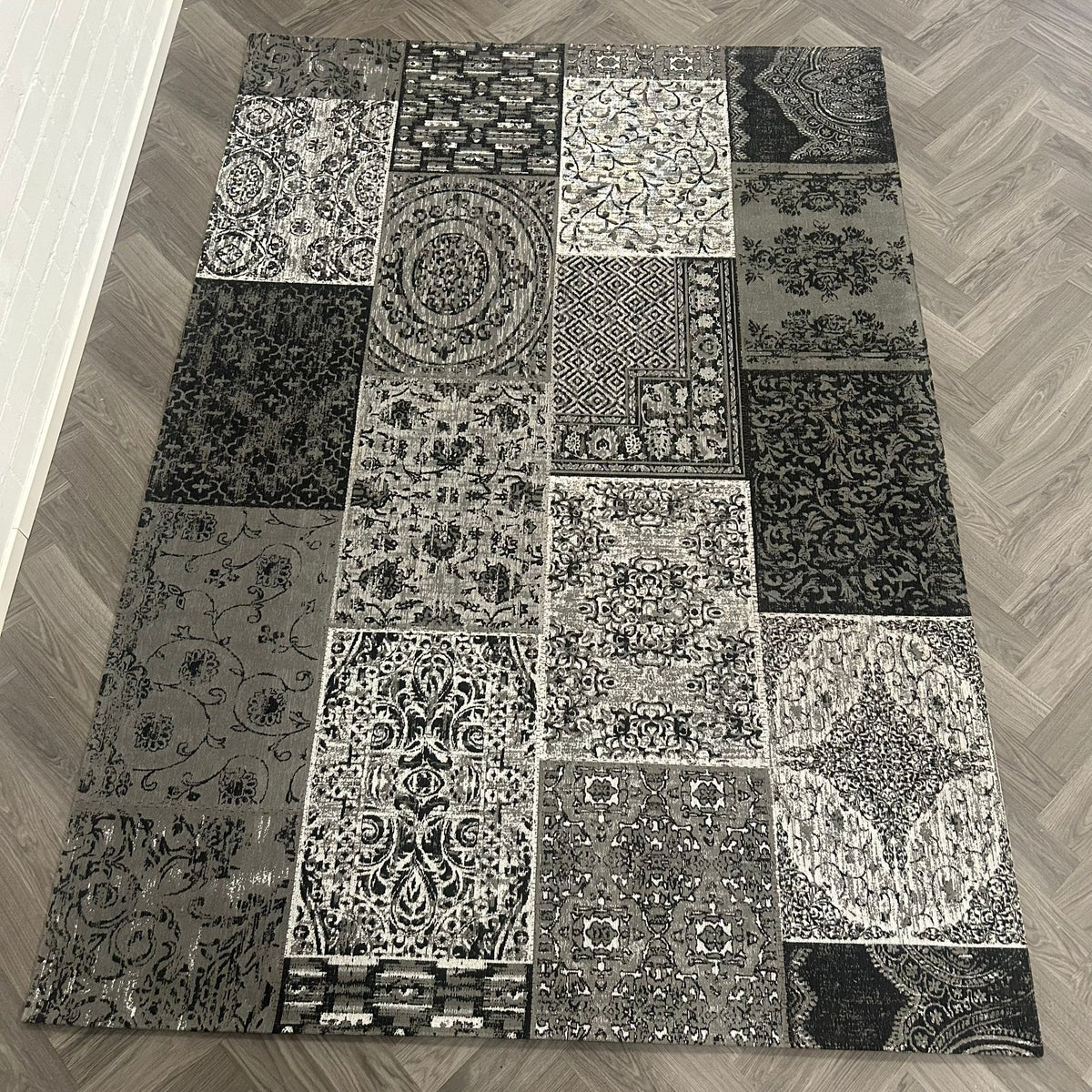 Brinker Output Ash White - 200x290cm - QF Living