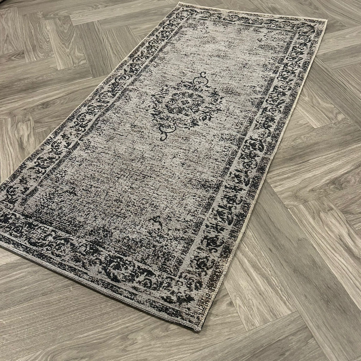 Brinker Pinkpop Dark Ash Vloerkleed - 70x140cm - QF Living