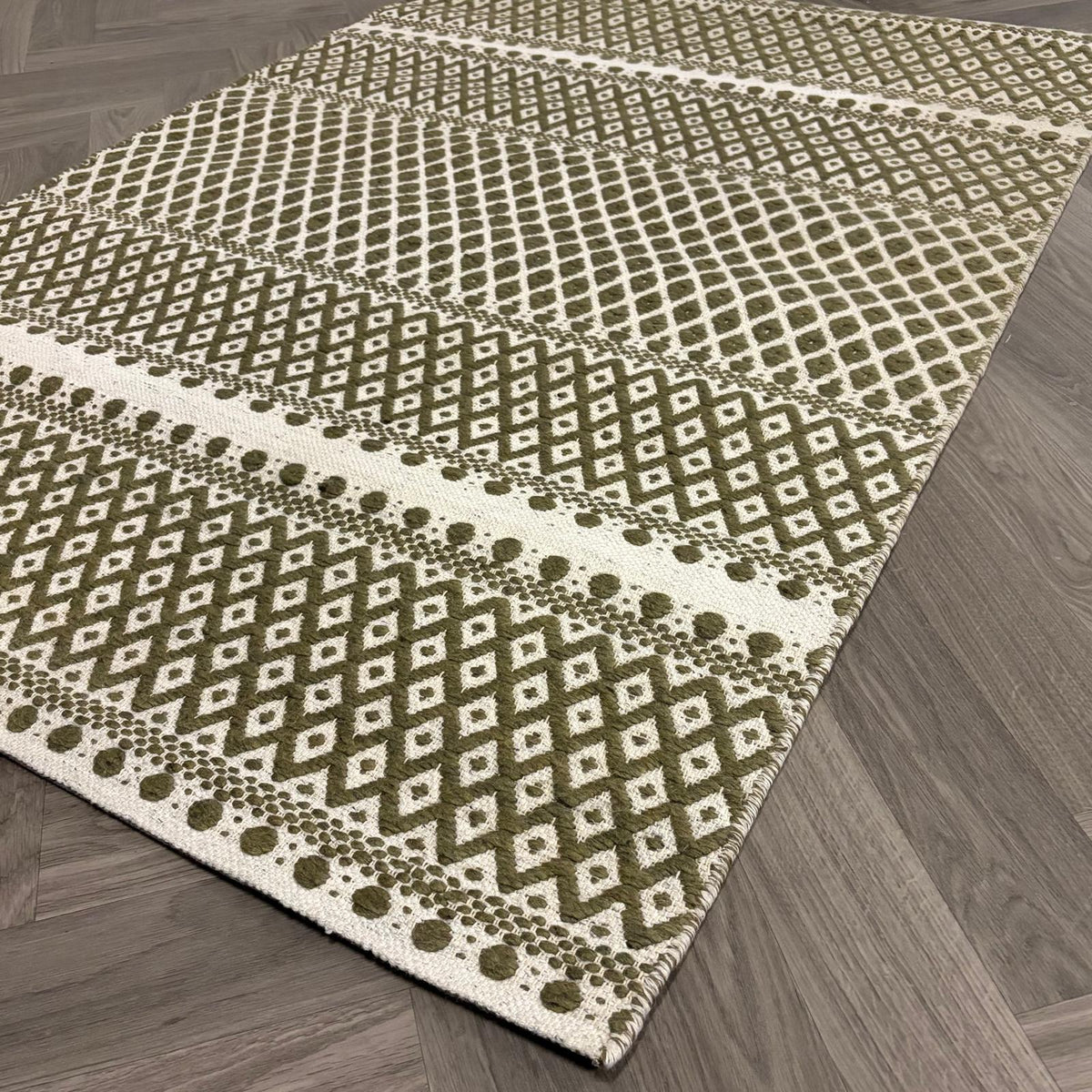 Brinker Saint Army Green Vloerkleed - 140x200cm - QF Living