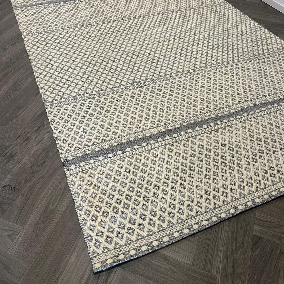Brinker Saint Ivory Vloerkleed - 240x340cm - QF Living