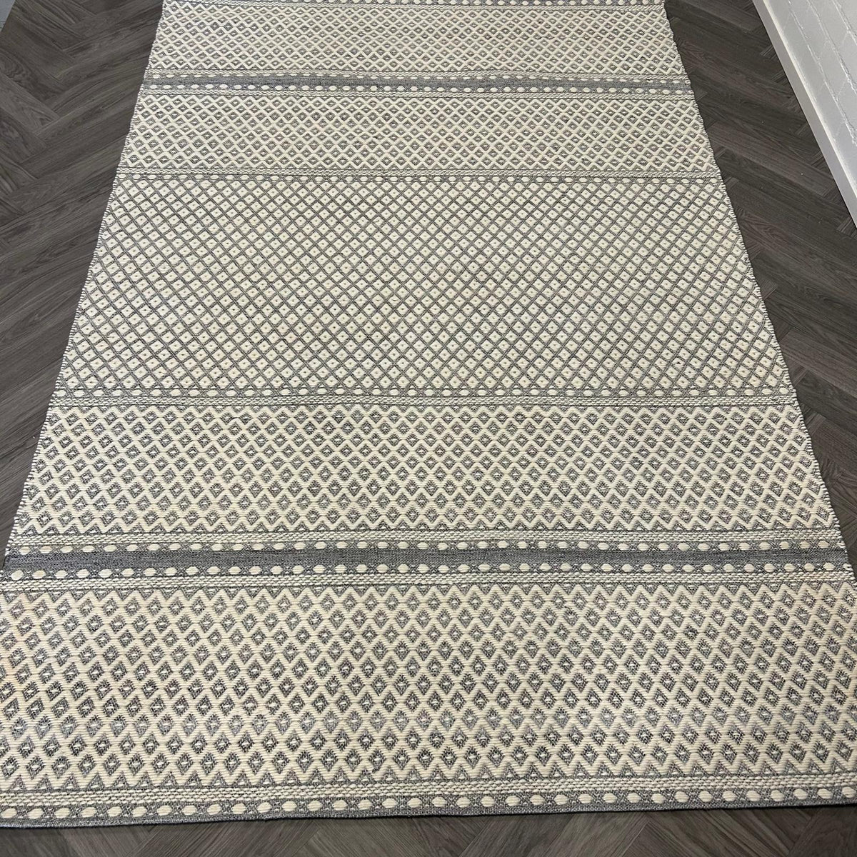 Brinker Saint Ivory Vloerkleed - 240x340cm - QF Living