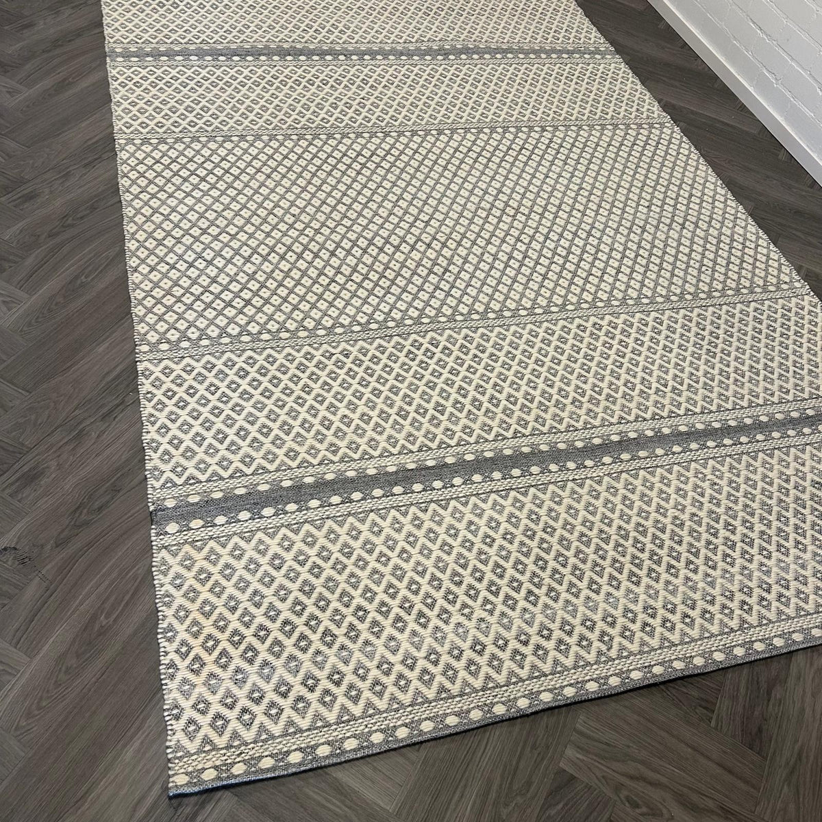 Brinker Saint Ivory Vloerkleed - 240x340cm - QF Living