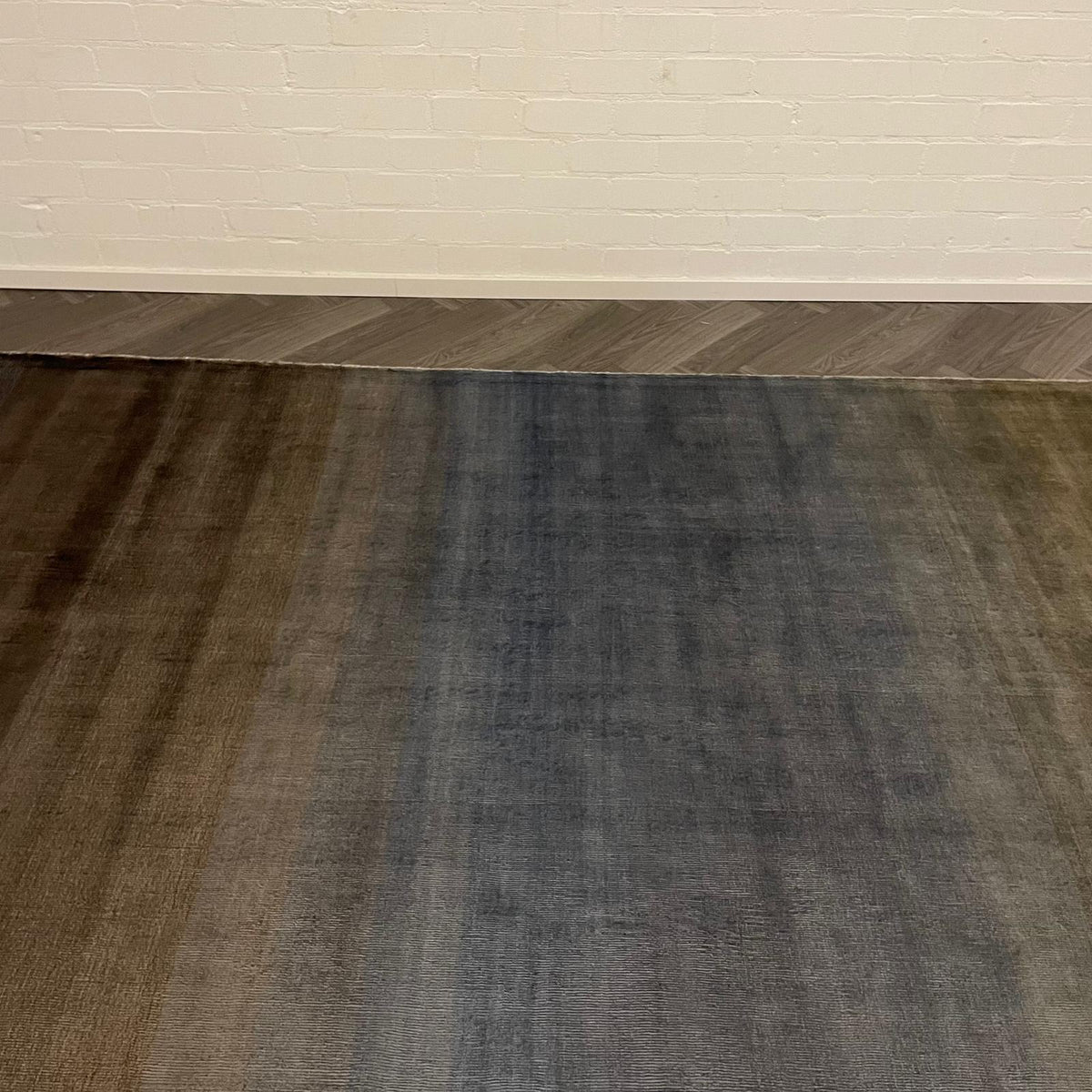 Brinker Velvet 11826 Ash Vloerkleed - 200x350cm - QF Living
