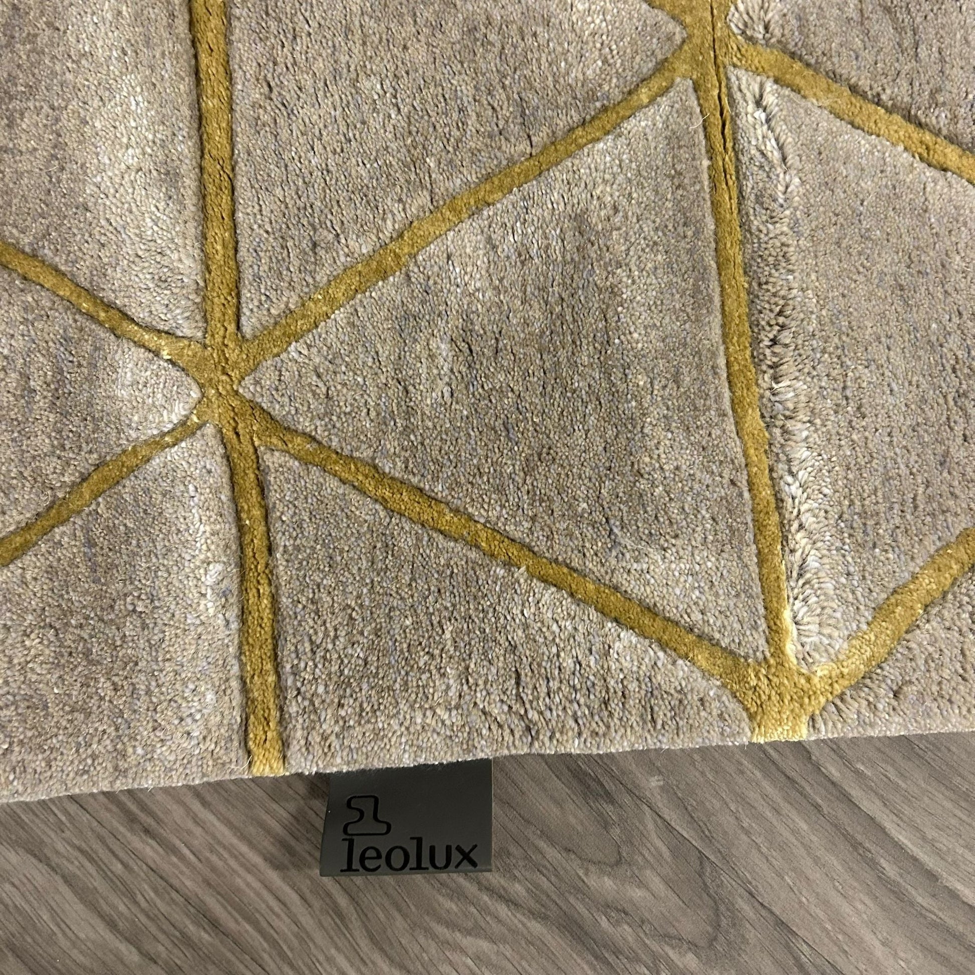 Leolux Girisha Yellow Vloerkleed - 200x300cm - aanzicht 4 - Vloerkleden Koning