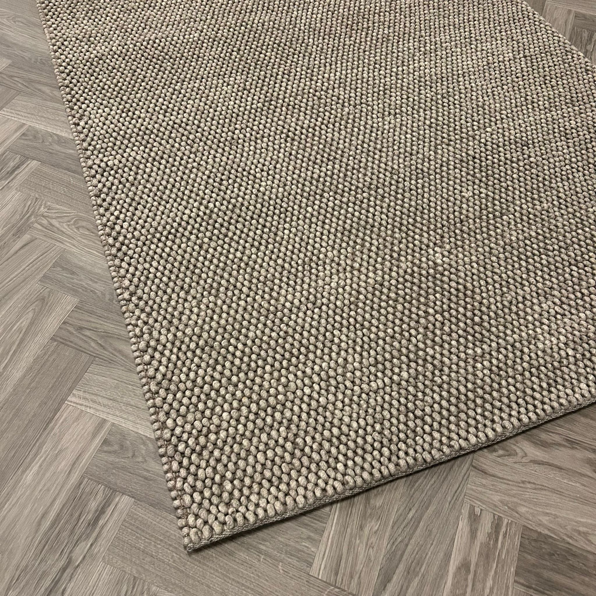 Montel Chabot 820 Taupe Vloerkleed - 200x300cm - QF Living