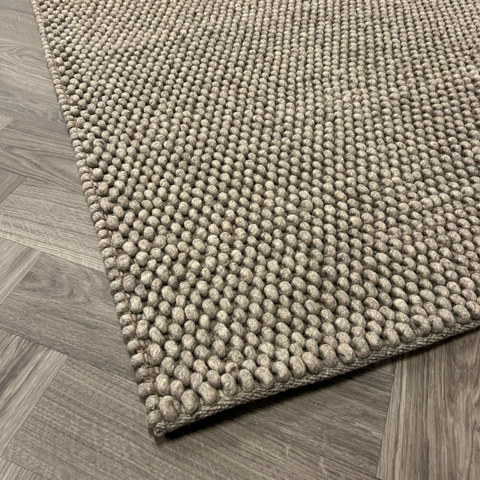 Montel Chabot 820 Taupe Vloerkleed - 200x300cm - aanzicht 4 - Vloerkleden Koning