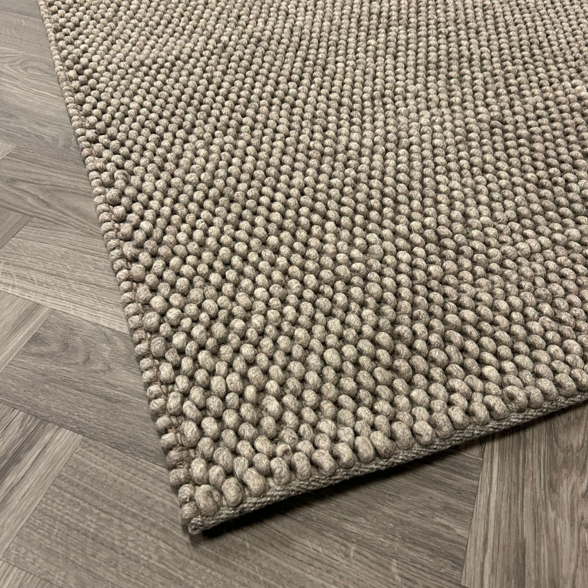 Montel Chabot 820 Taupe Vloerkleed - 200x300cm - aanzicht 4 - Vloerkleden Koning